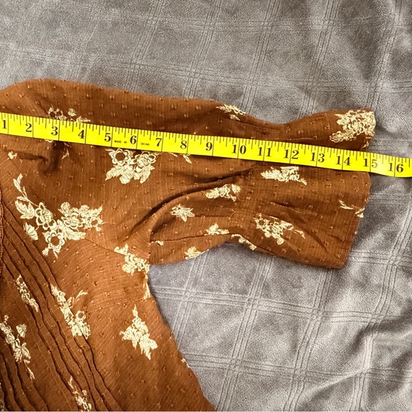 Anthropologie style Womens Brown Floral Ruffle Blouse S Cotton Swiss Dot Pintuck - Picture 12 of 14